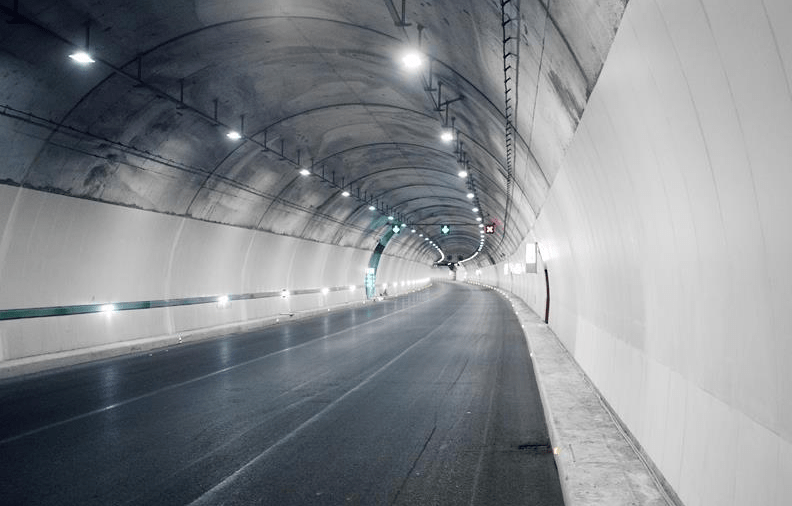 Tunnel Road Crash in Italy Kills 3 - The State Signal