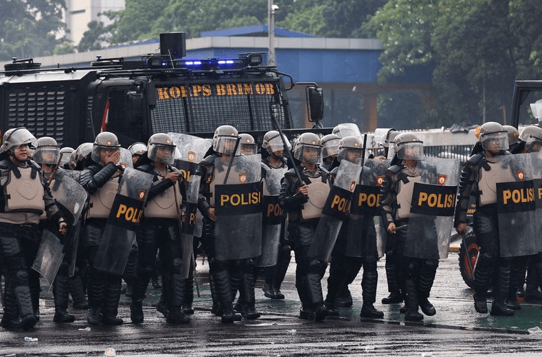 3 Dead in Indonesia Protests Following a Taxi Driver's Death - The State Signal