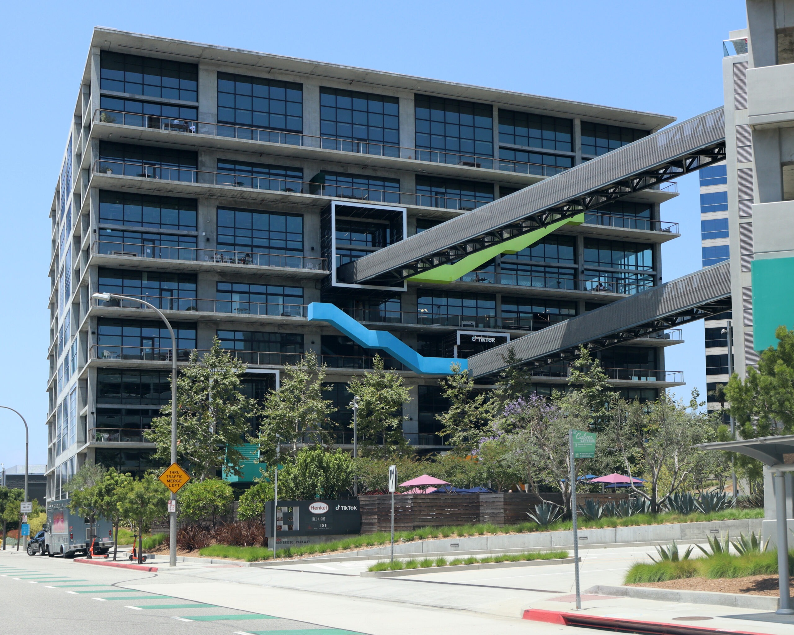 Who's Taking Over TikTok's US Operations? - The State Signal