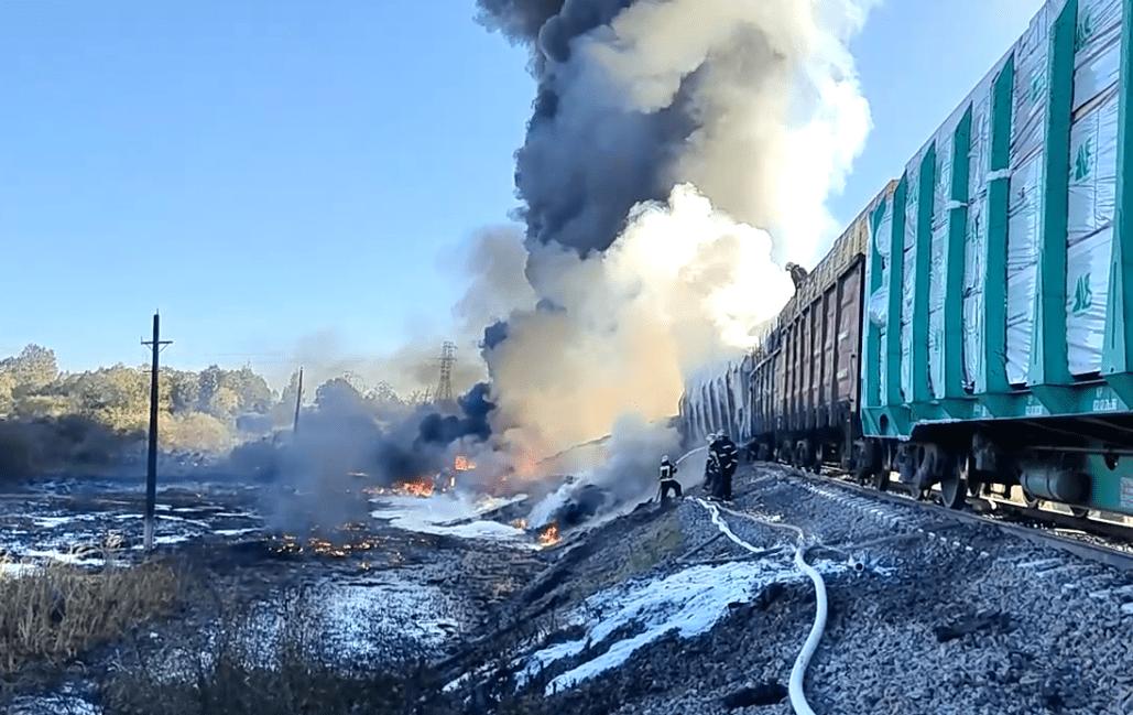 Massive Fire After a Train Derailment in Russia’s Smolensk Region - The State Signal