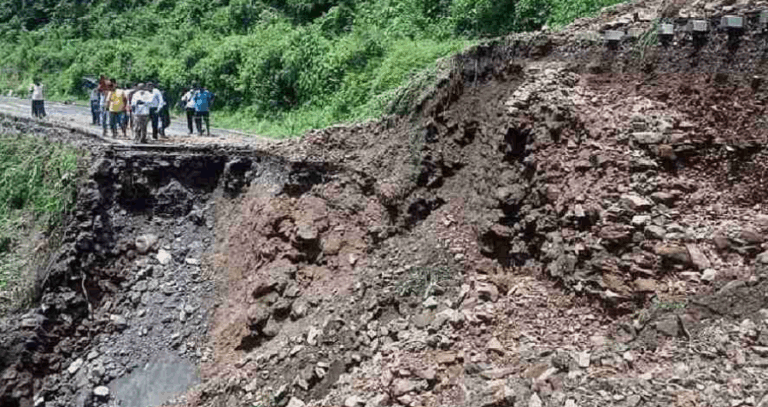Landslides in India Kills 24 - The State Signal