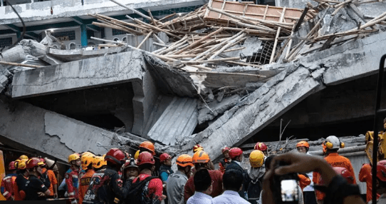 Indonesian School Building Collapse Traps Over 90 Students Indonesian School Building Collapse Traps Over 90 Students - The State Signal
