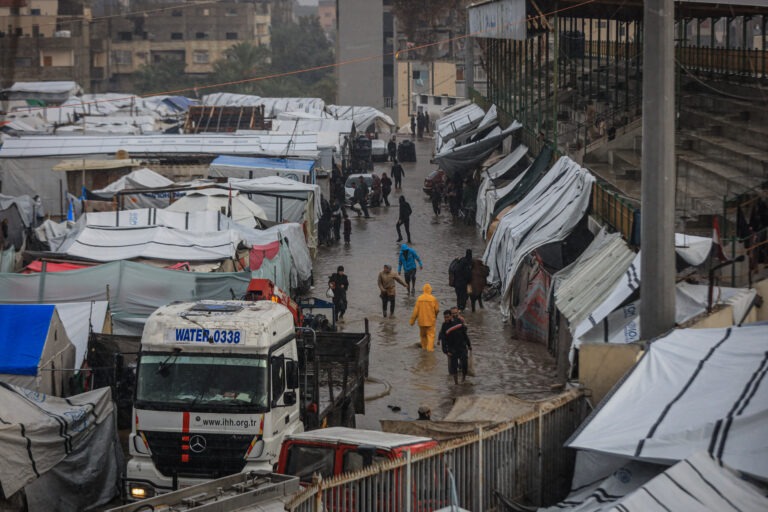 Displaced Palestinians Facing Harsh Conditions as Heavy Rains Flood Tents - The State Signal