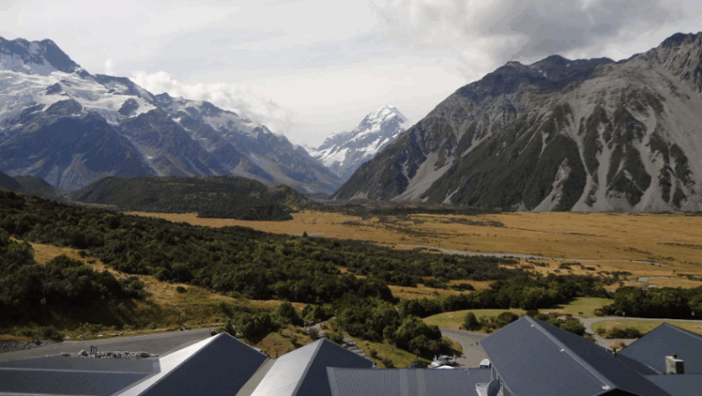 2 Mountain Climbers Die on New Zealand's Aoraki Mount Cook - The State Signal
