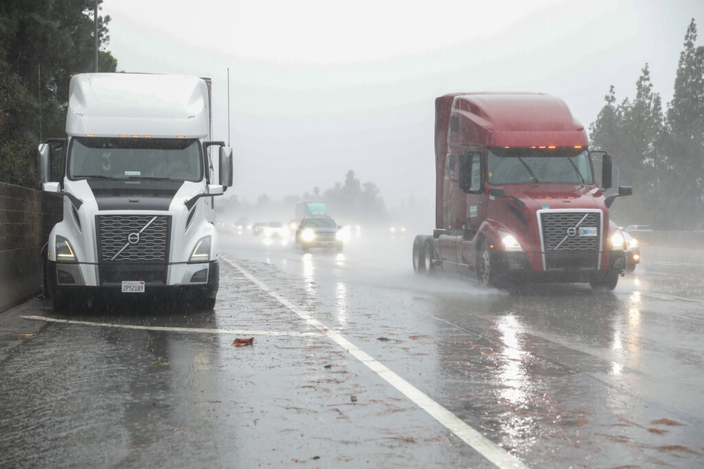 Storms in California Kill 3 on Dec. 25 - The State Signal