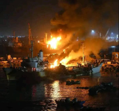 Saudi-Led Coalition Strikes Mukalla Port in Yemen, Defense Pact with UAE Cancelled - The State Signal Saudi-Led Coalition Strikes Mukalla port in Yemen, Rift with UAE Escalates - The State Signal