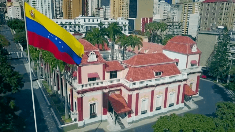 Gunfire and Explosions Near Venezuela Presidential Palace Reported - The State Signal