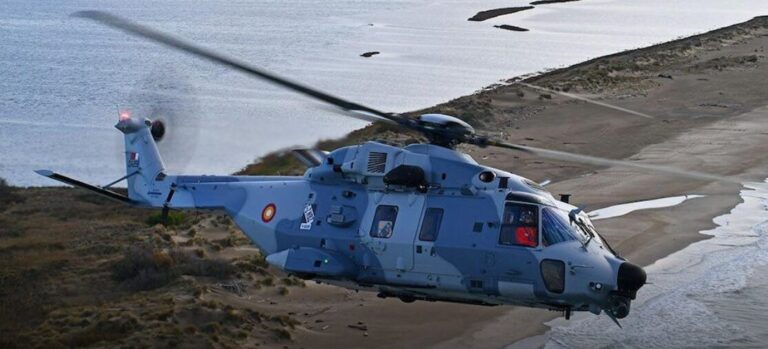 Qatari Military Helicopter Crash in Territorial Waters Kills 6 - The State Signal