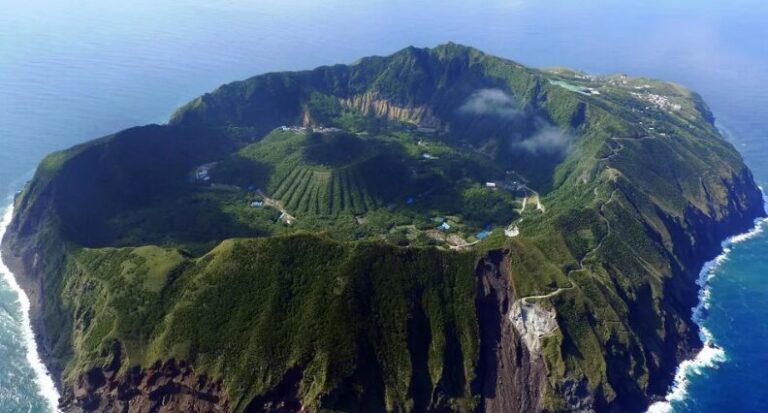 Volcano Islands in Japan Hit by a Magnitude 6 Earthquake - The State Signal