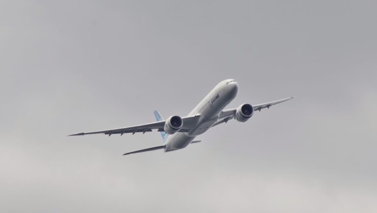 Chinese Scientists Advancing New Technology Transforming Greenhouse Gases into Aviation Fuel - The State Signal