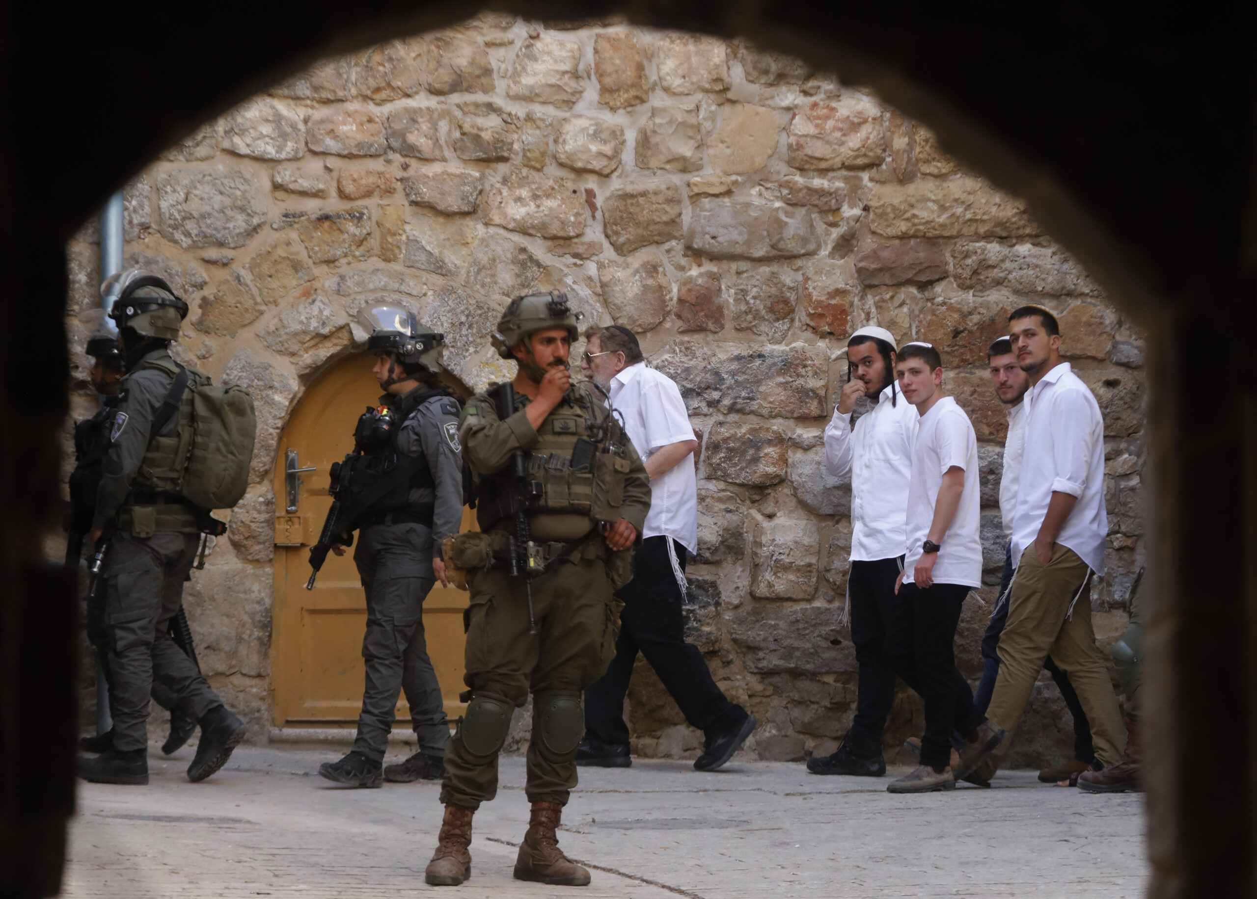 Israeli Army and Settler Attacks in Occupied West Bank Injure 7 - The State Signal