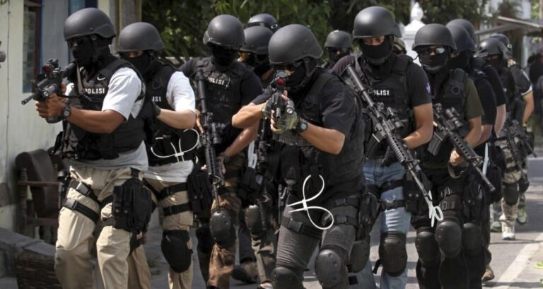 Hundreds of Foreigners Arrested in Online Gambling Crackdown in Indonesia - The State Signal