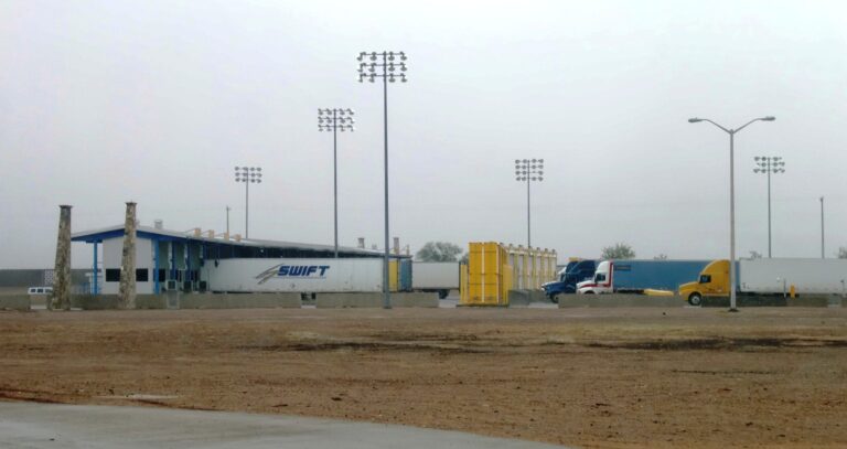 6 Migrants Found Dead Inside a Train Boxcar in Laredo, Texas - The State Signal