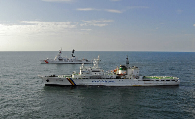 South Korean Coast Guard Seize 2 Chinese Fishing Boats - The State Signal