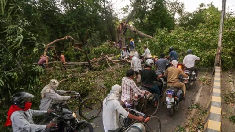 Severe Storms in India's Uttar Pradesh State Kill 89 - The State Signal