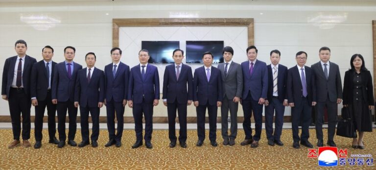 Vietnamese Foreign Minister Le Hoai Trung Visits North Korea - The State Signal